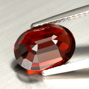 Granada Piropo Vermelho Natural 3.21ct, Corte Oval, VVS