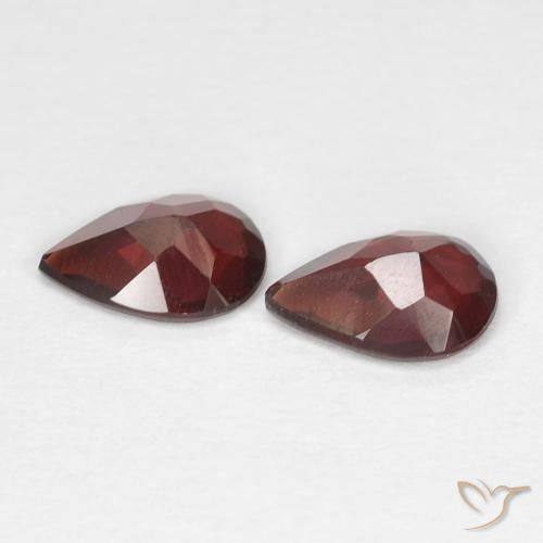 Pedras preciosas de Granada Piropo Vermelho Sangue Profundo natural de 1.27 ct, Formato de pêra, VS