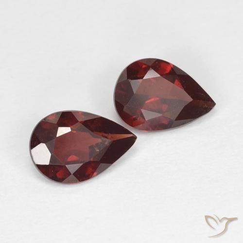 Pedras preciosas de Granada Piropo Vermelho Sangue Profundo natural de 1.42 ct, Formato de pêra, VS