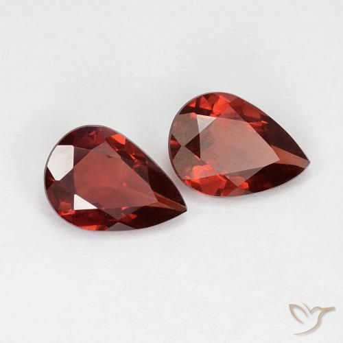 Pedras preciosas de Granada Piropo Vermelho escuro natural de 1.32 ct, Formato de pêra, VVS-VS