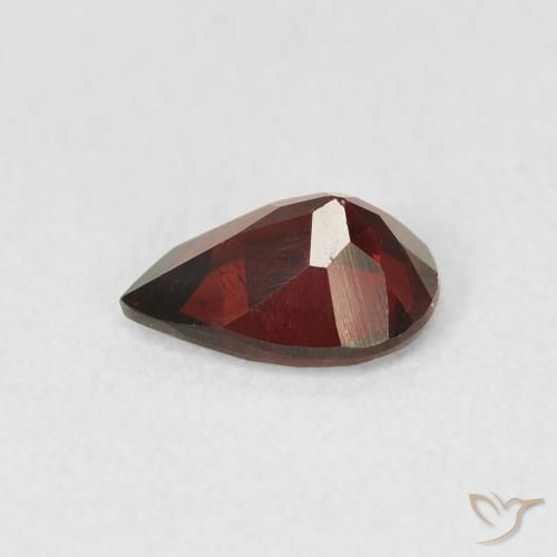 Granada Piropo Vermelho escuro Natural 0.77ct, Formato de pêra, VS