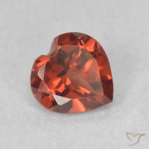 Granada Piropo Vermelho escuro Natural 0.59ct, Coração, VVS