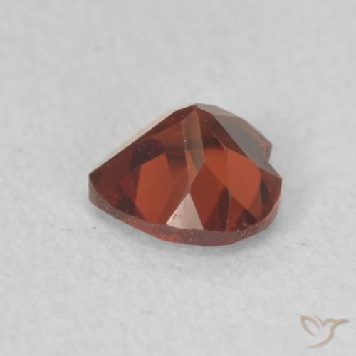 Granada Piropo Vermelho escuro Natural 0.62ct, Coração, VVS