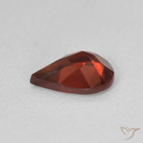 Granada Piropo Vermelho escuro Natural 0.73ct, Formato de pêra, VVS-VS