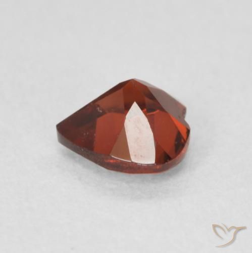 Granada Piropo Vermelho escuro Natural 0.58ct, Coração, VS