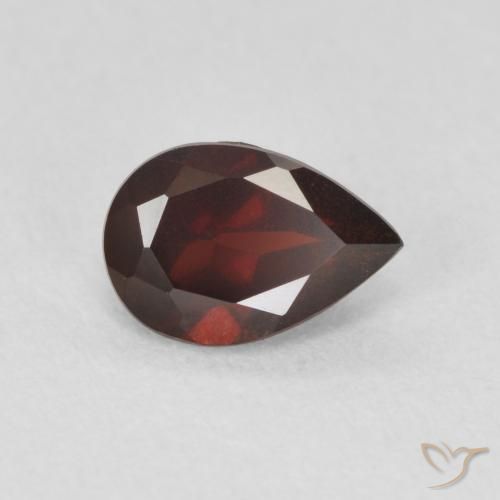 Granada Piropo Vermelho escuro Natural 0.89ct, Formato de pêra, VVS-VS