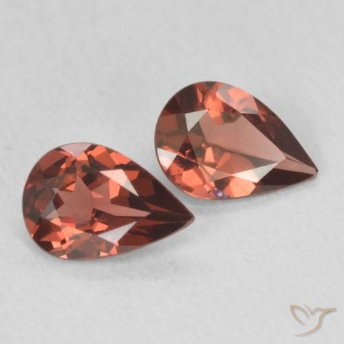 Pedras preciosas de Granada Piropo Vermelho Escarlate Profundo natural de 1.25 ct, Formato de pêra, VVS-VS