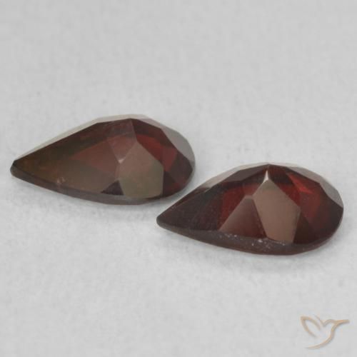 Pedras preciosas de Granada Piropo Vermelho escuro natural de 1.35 ct, Formato de pêra, VS
