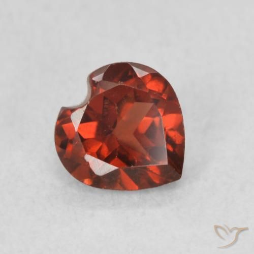 Granada Piropo vermelho médio Natural 0.64ct, Coração, VS