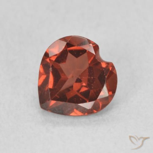 0.61ct Natural Medium Dark-Red Granada Piropo, Coração, VS