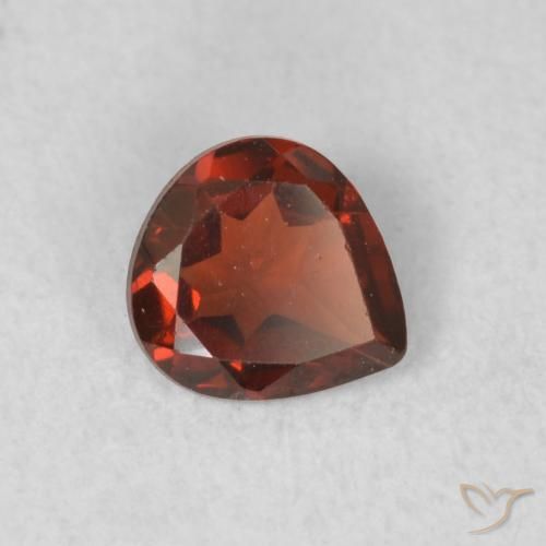 Granada Piropo vermelho médio Natural 0.45ct, Formato de pêra, VS