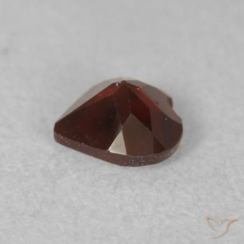 Granada Piropo Vermelho escuro Natural 0.56ct, Coração, VS
