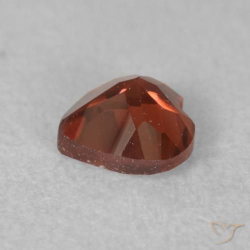 Granada Piropo vermelho médio Natural 0.66ct, Coração, VS
