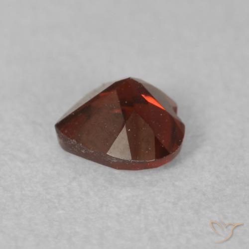Granada Piropo vermelho médio Natural 0.60ct, Coração, VS