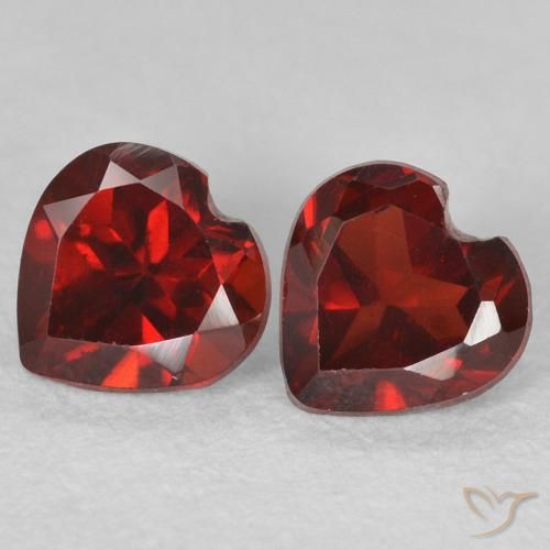 Pedras preciosas de Granada Piropo vermelho médio natural de 1.27 ct, Coração, VS