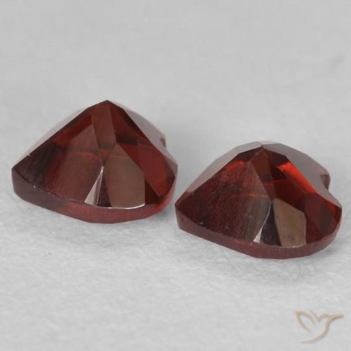 Pedras preciosas de Granada Piropo vermelho médio natural de 1.27 ct, Coração, VS
