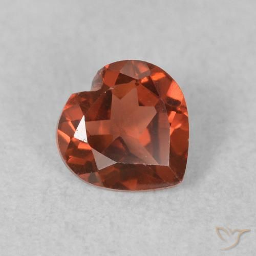 Granada Piropo vermelho médio Natural 0.57ct, Coração, VVS-VS