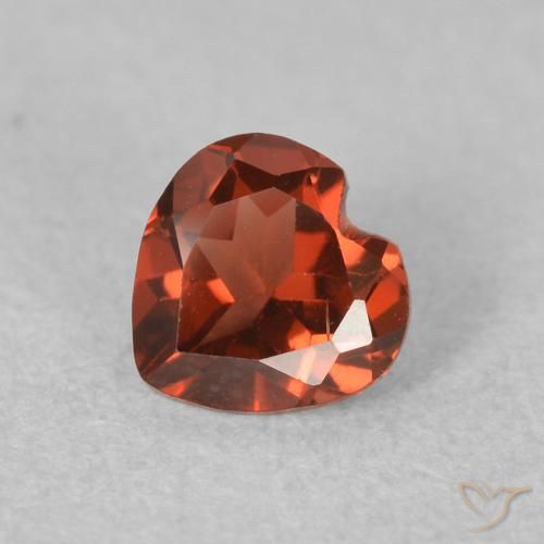 0.60ct Natural Vermelho Carmesim Profundo Granada Piropo, Coração, VVS-VS