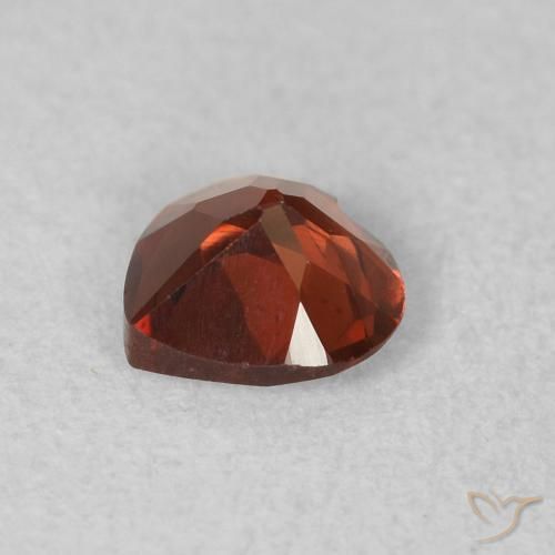 Granada Piropo vermelho médio Natural 0.59ct, Coração, VS