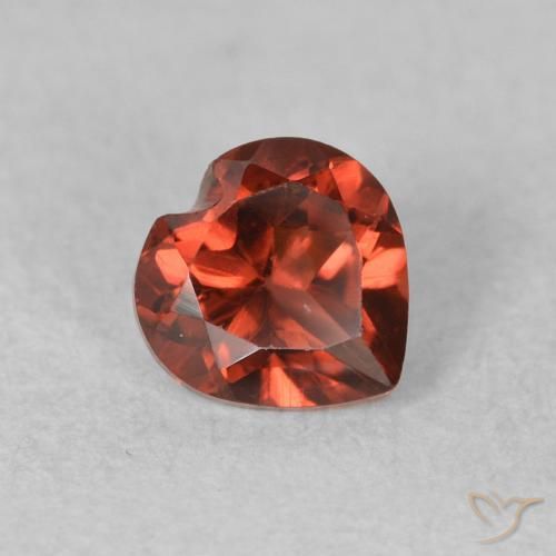 Granada Piropo vermelho médio Natural 0.64ct, Coração, VS