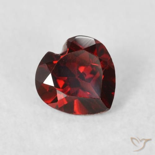 Granada Piropo vermelho médio Natural 0.58ct, Coração, VS