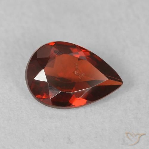 Granada Piropo vermelho médio Natural 0.44ct, Formato de pêra, VS