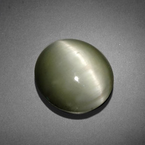 Quartz cat's eye verde natural 7,15ct, corte oval, opaco
