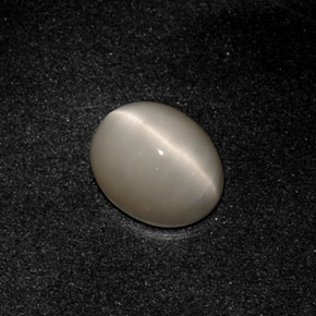Quartz cat's eye cinza natural 3,19ct, corte oval, opaco