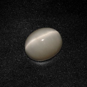 Quartz cat's eye cinza natural 3,19ct, corte oval, opaco