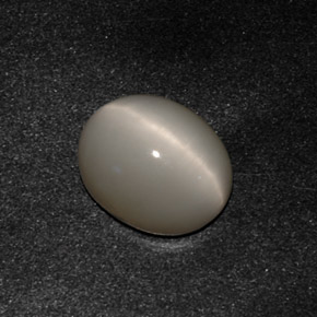 Quartz cat's eye cinza natural 3,07ct, corte oval, opaco
