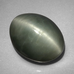 Quartz cat's eye verde natural 7,74ct, corte oval, opaco