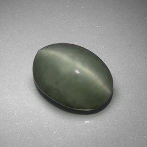 Quartz cat's eye verde natural 6,41ct, corte oval, opaco