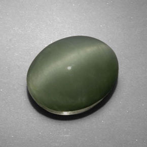 Quartz cat's eye verde natural 7,91ct, corte oval, opaco