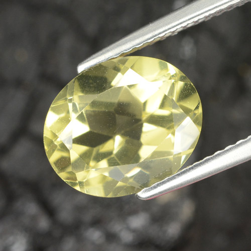 Quartzo amarelo natural 3,86ct, corte oval, VVS-VS