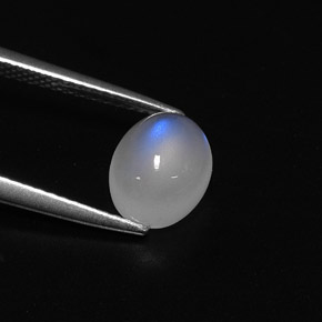 Pedra da lua arco-íris branco natural 2,23ct, corte oval, translúcido