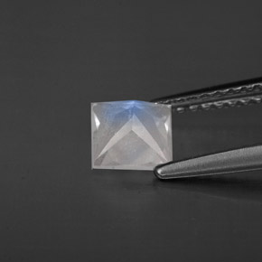 Pedra da lua arco-íris branco natural 0,61ct, quadrado, VS