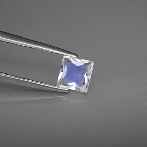 Pedra da lua arco-íris branco natural 0,53ct, quadrado, VS
