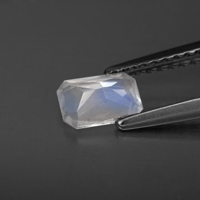 Pedra da lua arco-íris branco natural 0,47ct, corte esmeralda, VS