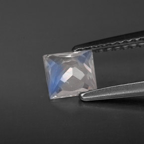 Pedra da lua arco-íris branco natural 0,56ct, quadrado, VS