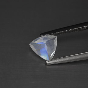 Pedra da lua arco-íris branco natural 0,52ct, trillion, VS