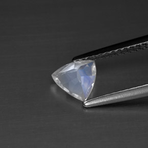 Pedra da lua arco-íris branco natural 0,48ct, trillion, VS