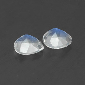Pedras preciosas de pedra da lua arco-íris branco natural de  ct, formato de pêra, transparente