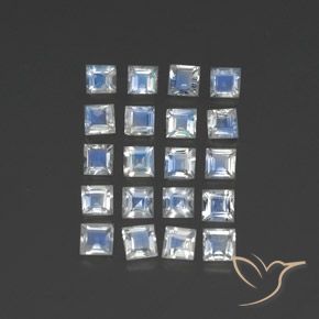 Pedras preciosas de Pedra da Lua Arco-Íris Branco azulado natural de 2.64 ct, Quadrado, Transparente