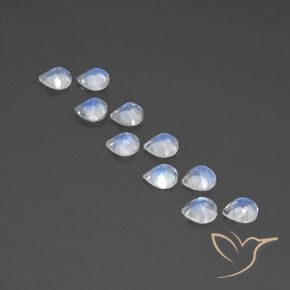 Pedras preciosas de Pedra da Lua Arco-Íris Branco azulado natural de 3.78 ct, Formato de pêra, Transparente
