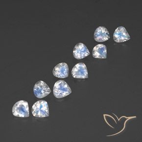 Pedras preciosas de Pedra da Lua Arco-Íris Branco azulado natural de 3.78 ct, Formato de pêra, Transparente