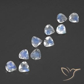 Pedras preciosas de Pedra da Lua Arco-Íris Branco azulado natural de 2.73 ct, Formato de pêra, Transparente