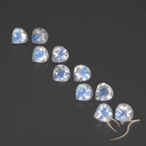 3.83ctw Natural Branco azulado Pedra da Lua Arco-Íris, Formato de pêra, Transparente