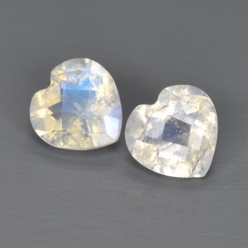 Pedras preciosas de Pedra da Lua Arco-íris Branco azulado natural de 1.35 ct, Formato de coração, Transparente