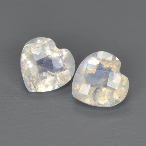 Pedras preciosas de Pedra da Lua Arco-íris Branco azulado natural de 1.35 ct, Formato de coração, Transparente