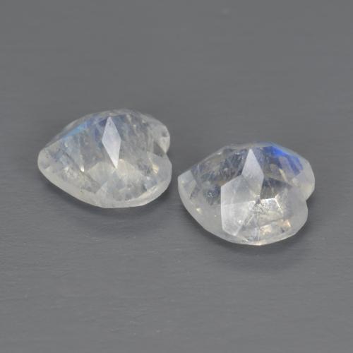 Pedras preciosas de Pedra da Lua Arco-íris Branco azulado natural de 1.35 ct, Formato de coração, Transparente